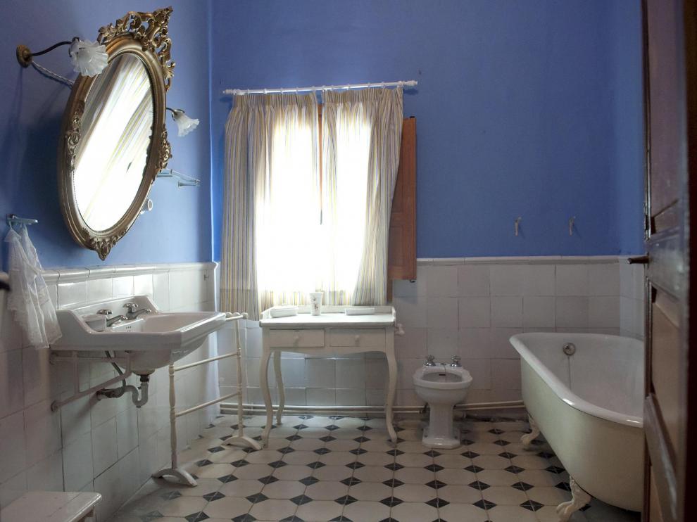 Uno de los cuartos de baño del palacio de los Condes de Bureta.