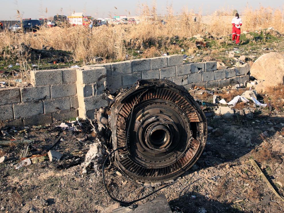 Restos del avión estrellado en Irán