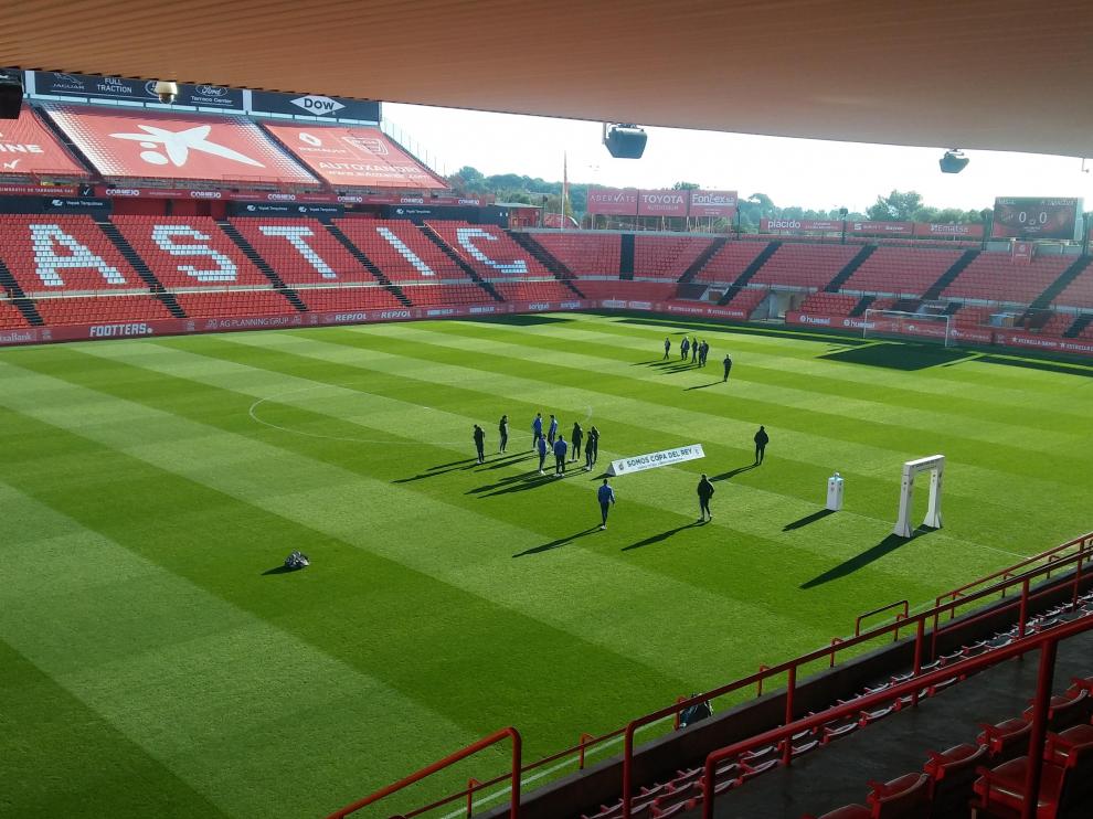 En Tarragona, todo está listo para que arranque el partido.