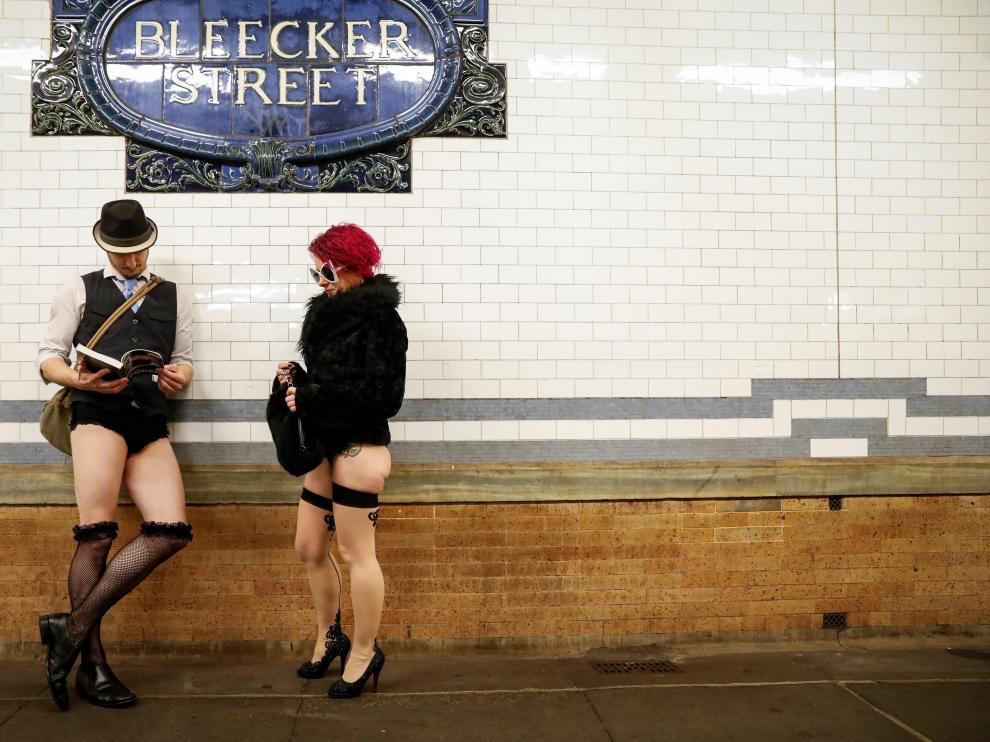 Berlin (Germany), 12/01/2020.- People wearing no pants participate in the worldwide event 'No Pants Subway Ride' in Berlin, Germany, 12 January 2020. The annual event which has started in the New York city in 2002 became a global happening organized by a New York based comedic performance art group 'Improv Everywhere'. (Alemania, Nueva York) EFE/EPA/HAYOUNG JEON No Pans Subway Ride in Berlin