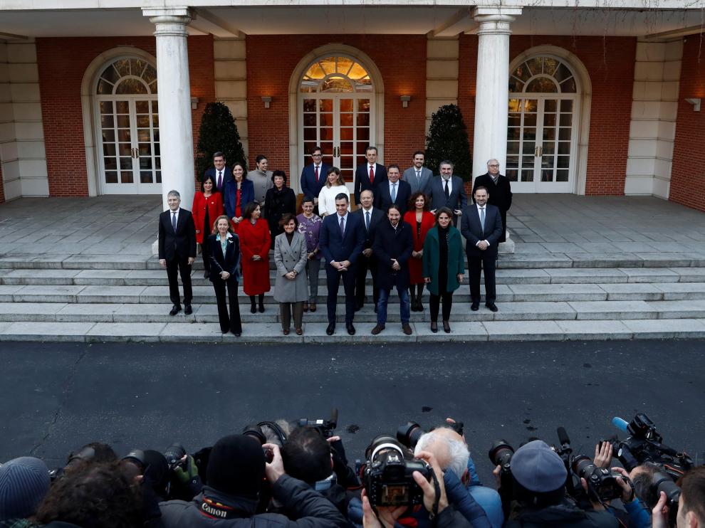 Foto de grupo del nuevo Consejo de Ministros.