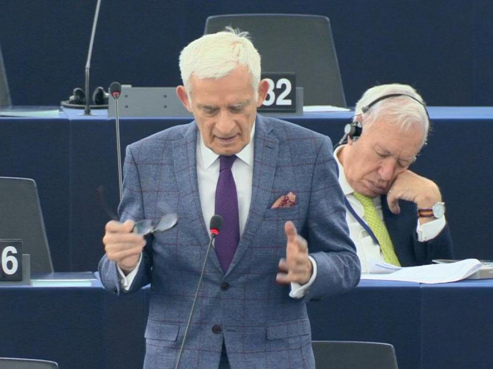 García Margallo se queda dormido en el Parlamento Europeo y cita a Unamuno para excusarse