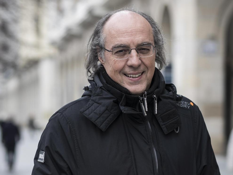 José Ignacio Latorre, protegido del frío en Independencia