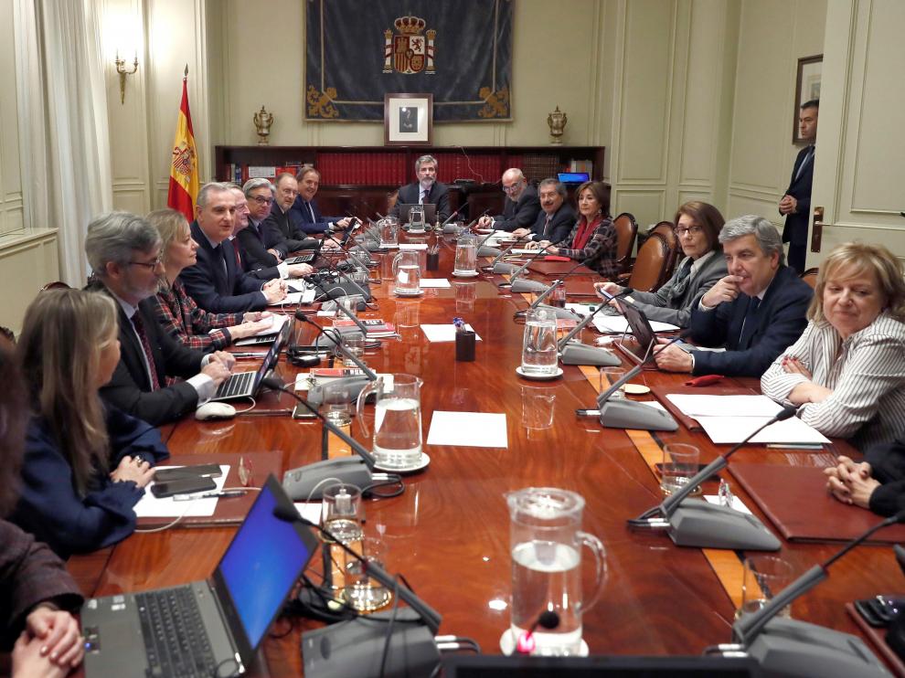 El presidente del Consejo General del Poder Judicial, Carlos Lesmes, preside el pleno de este jueves.