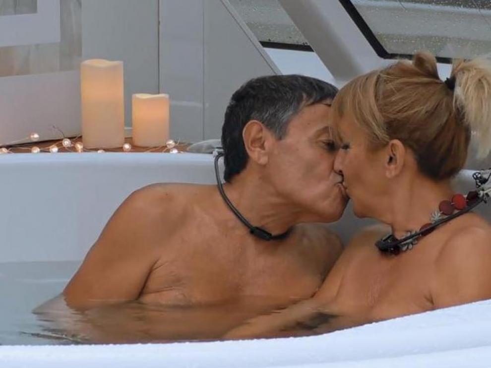 Jero y Adriana, la matrimonio nudista que engañó a 'First dates'.