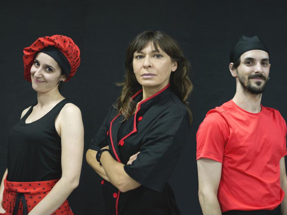 Amparo Luberto, Ana García e Ignacio Otín, los actores de 'Sin reservas'.