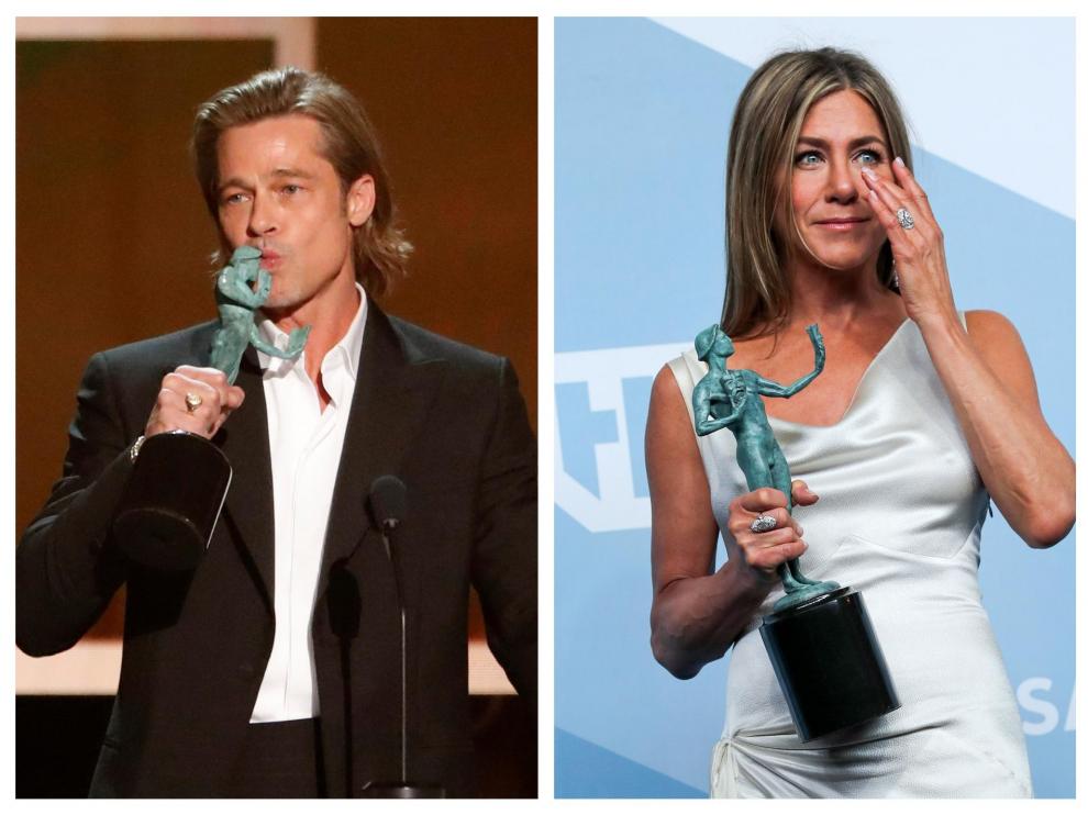 Brad Pitt y Jennifer Aniston recogiendo sus premios