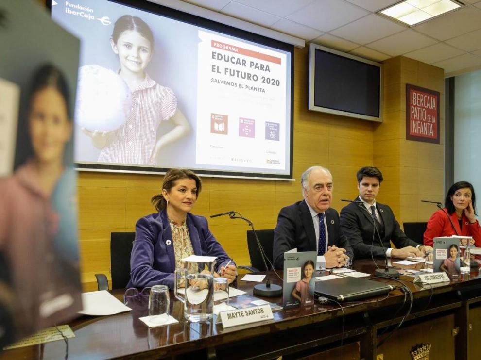 Presentación del programa 'Educar para el futuro 2020' en el patio de la Infanta de Ibercaja.
