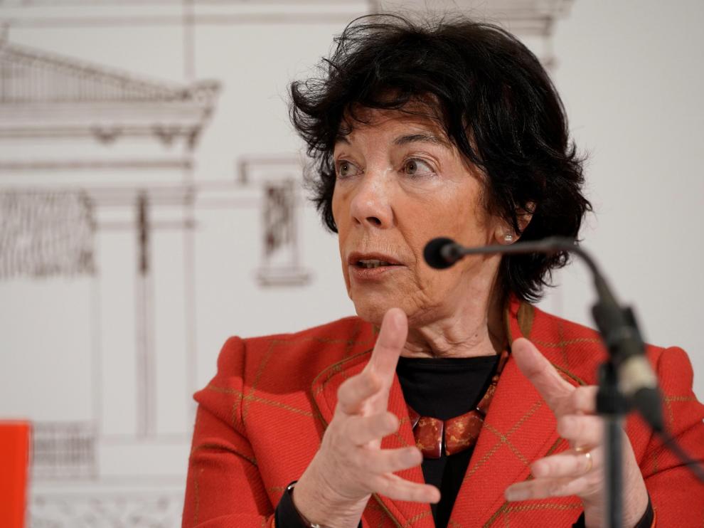 La ministra de Educación, Isabel Celàa, durante su intervención este lunes en la localidad de Llodio.