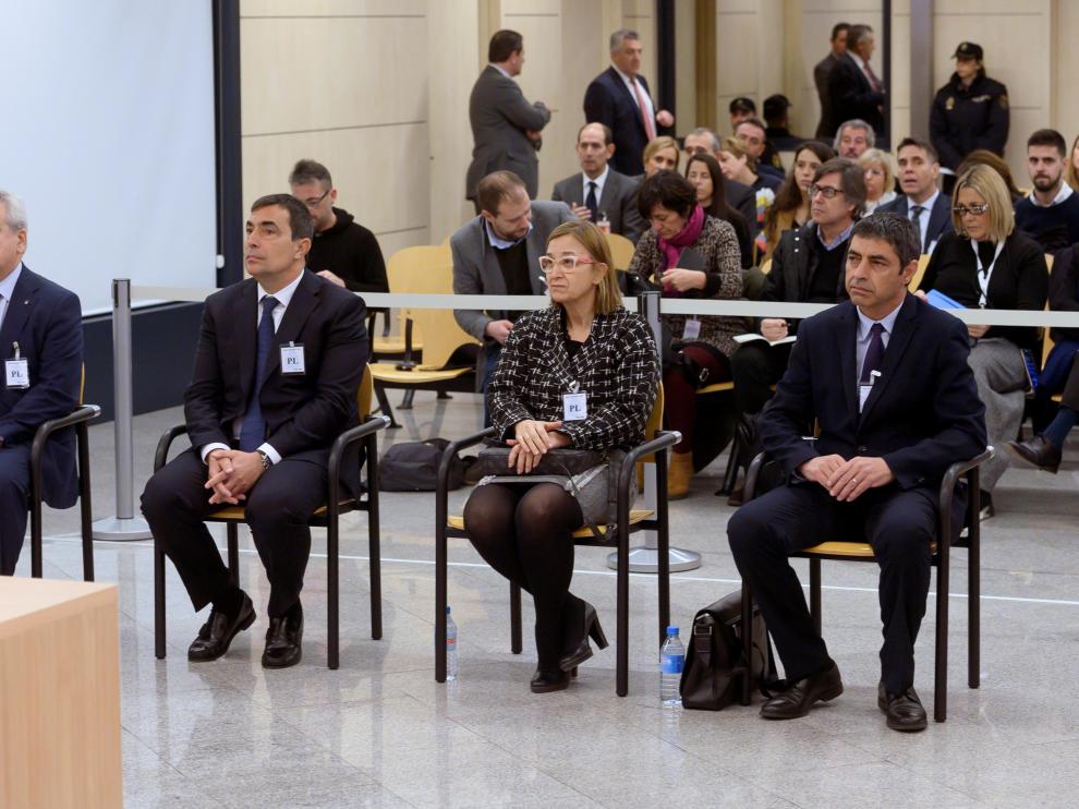 Trapero, a la derecha, durante el juicio