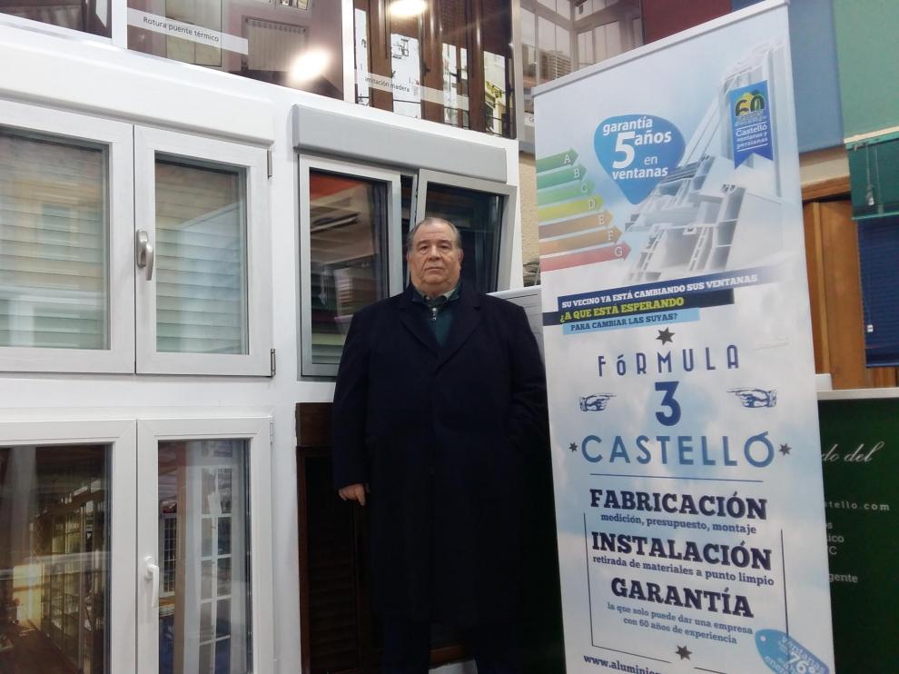 José Ángel Castelló Moreno en el negocio en el que ha trabajado durante más de 40 años.