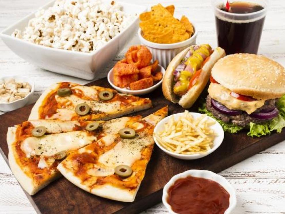 El consumo de comida basura está cada vez más extendido entre los niños.