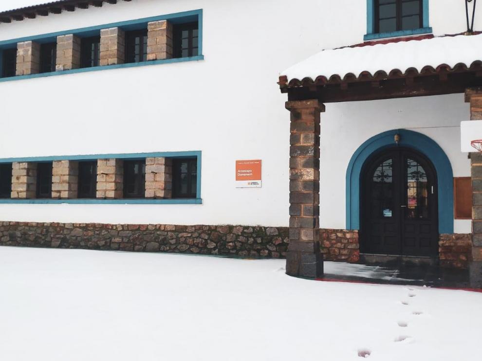 El colegio de Almonacid de la Sierra amaneció sin luz y sin calefacción