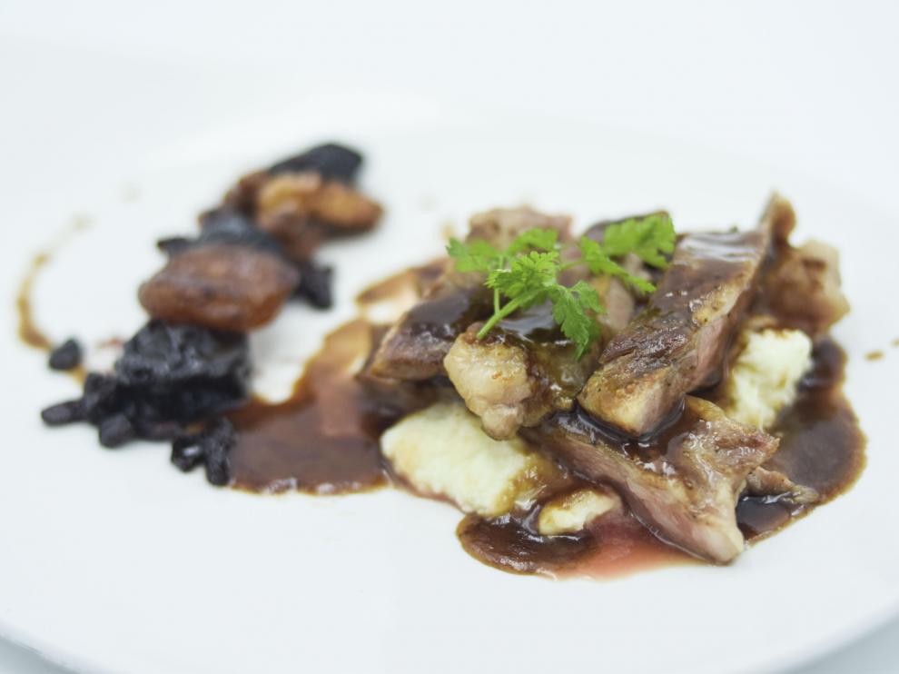 Abanico ibérico, compota de invierno y vino tinto, del restaurante El Chalet.