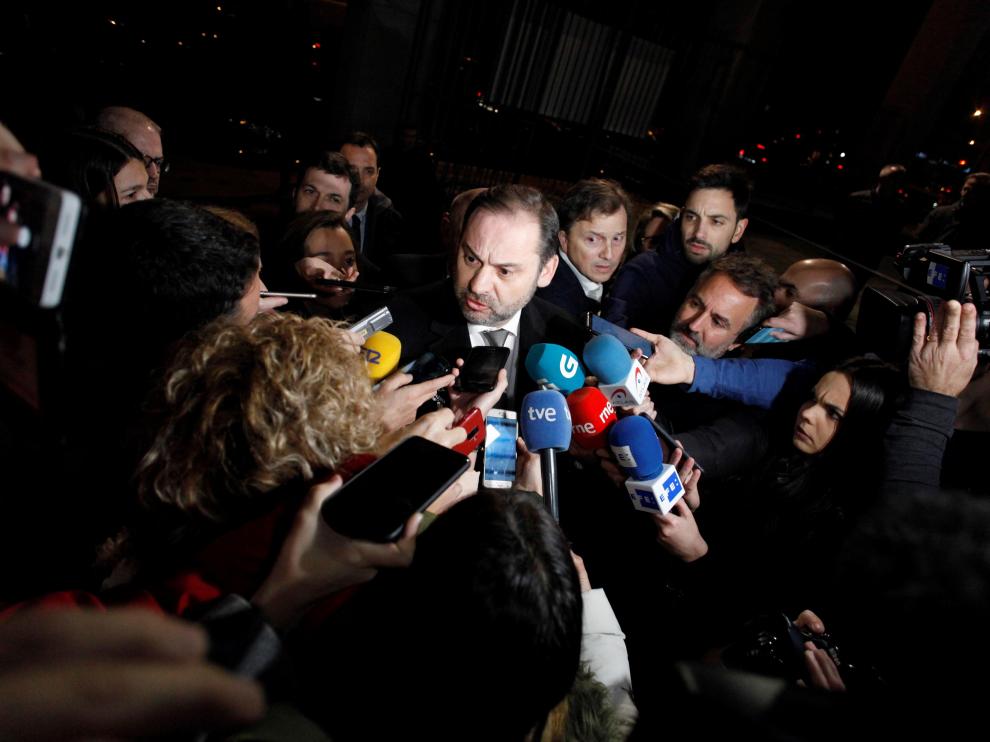 José Luis Ábalos ha tenido que responder a los medios por el revuelo político que ha provocado su supuesta reunión secreta