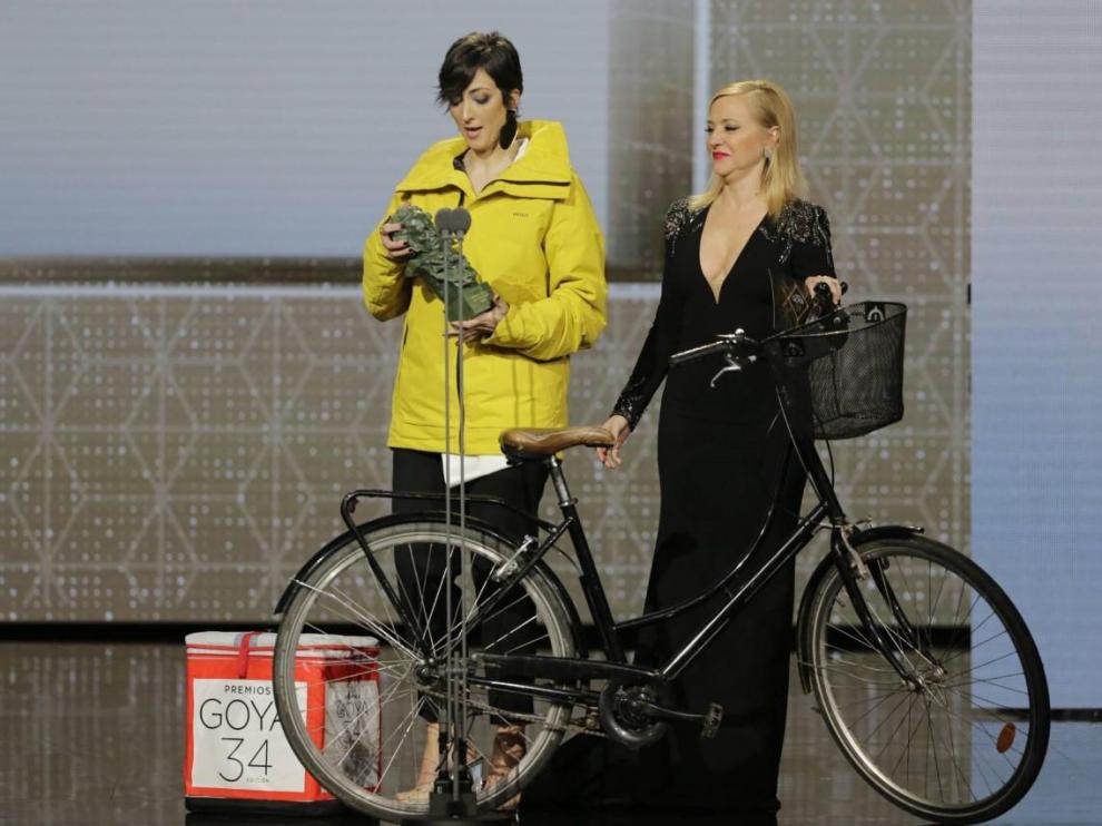 La bilbilitana Pilar Bergés junto con Pilar Castro, en la gala de los Goya
