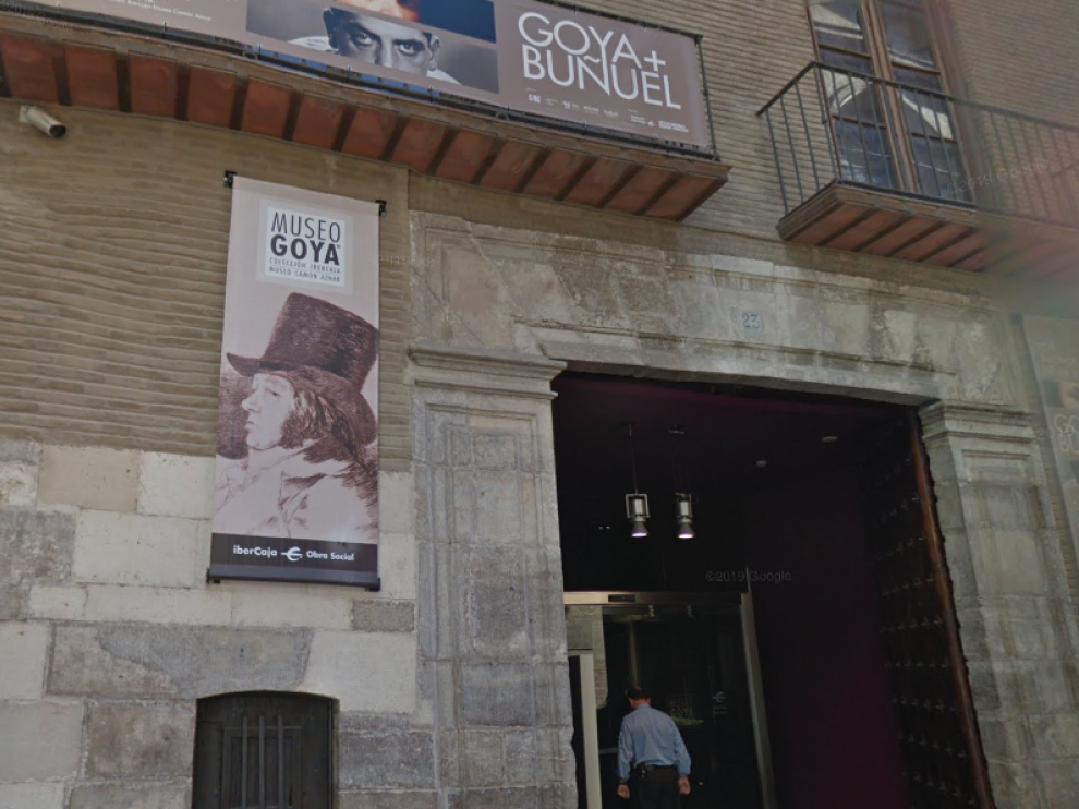 Entrada del Museo Goya de Zaragoza.