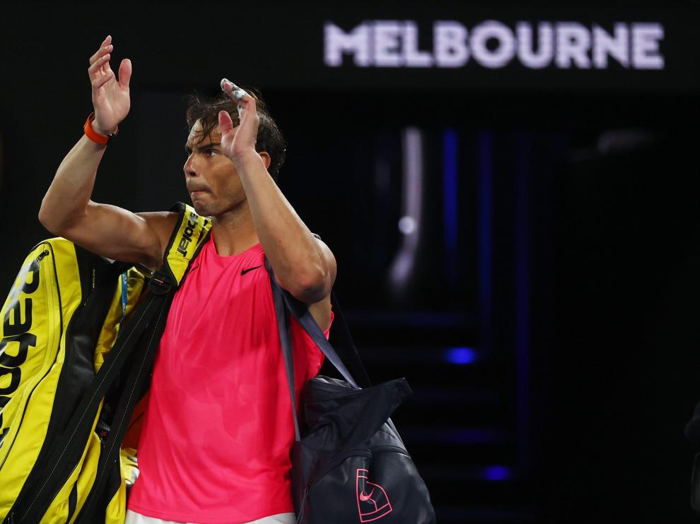Nadal se despide de los espectadores tras perder ante Thiem.