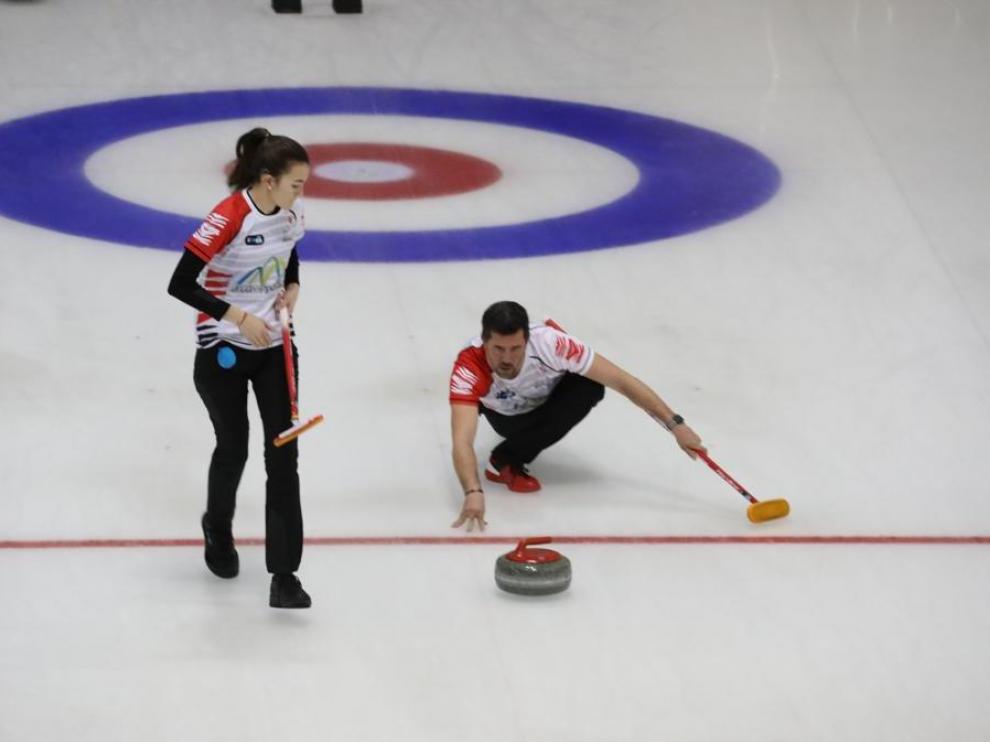 Nerea Torralba y José Manuel Sangüesa en el campeonato de dobles mixto que se disputó el fin de semana pasado en Jaca.