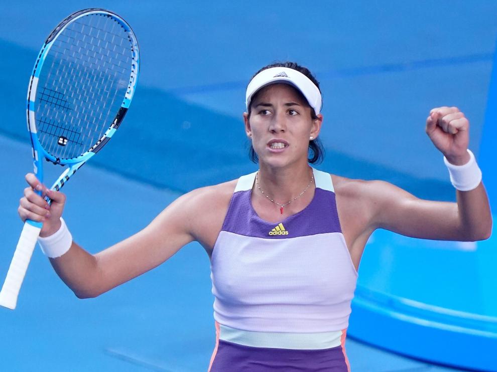 Muguruza celebra la victoria que la lleva a la final australiana