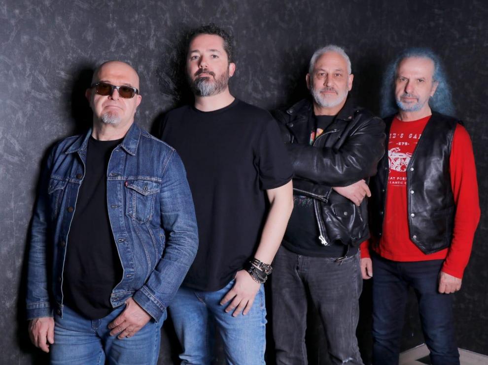 Carlos de Castro, primero por la izquierda, junto a sus compañeros de la formación actual de Barón Rojo.