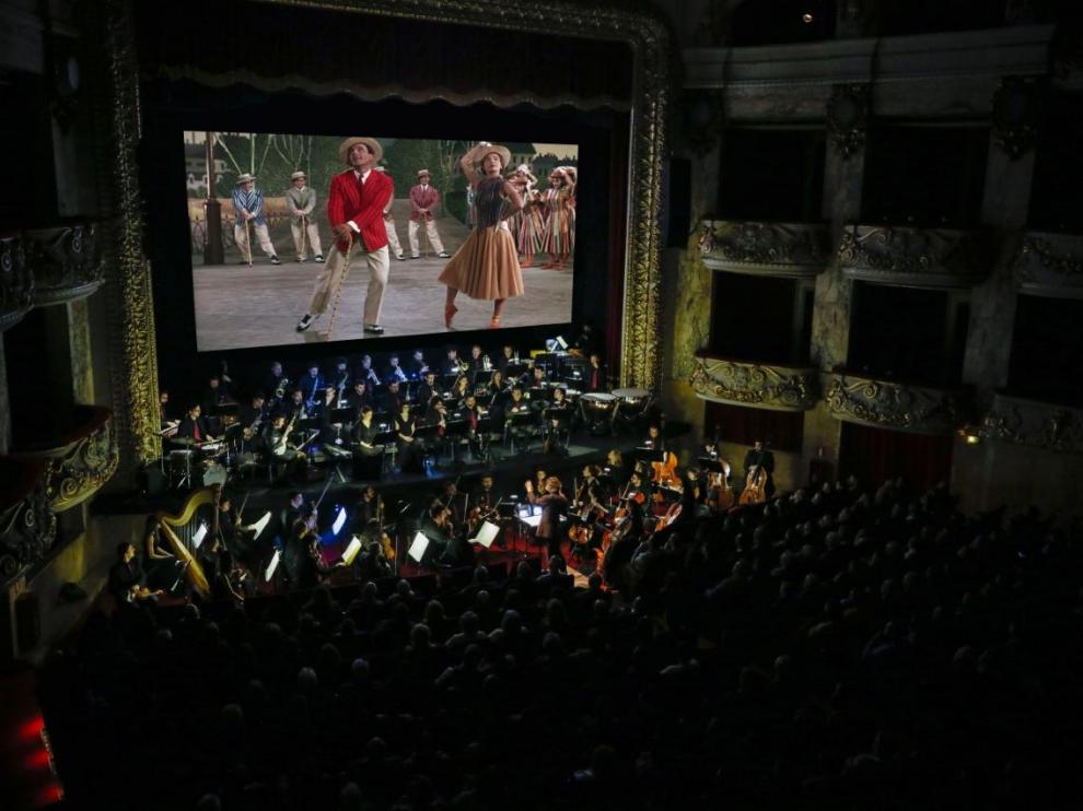 La Orquesta Camera Musicae, durante una proyección en el Teatro Tívoli de Barcelona.