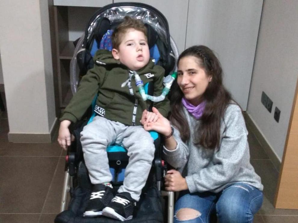 Lorena Morcillo con su hijo