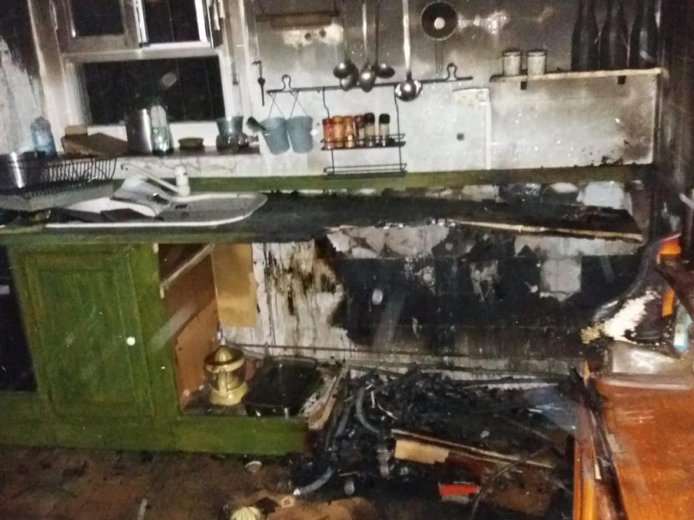 Estado en el que quedó la cocina de la vivienda afectada