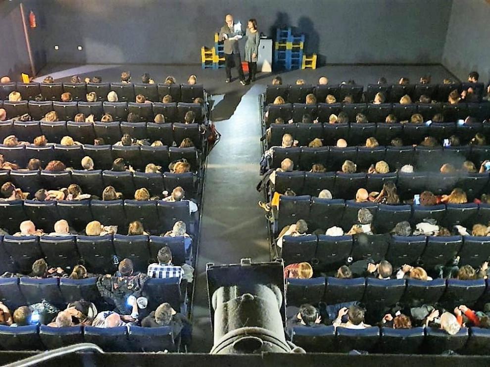 La sal 2 de los multicines Cinemundo de Huesca se llenó para ver 'Especiales'.
