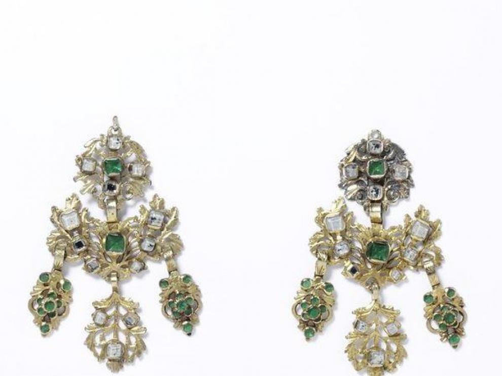 Pendientes de plata del siglo XIX adquiridos por el V&A Museum a finales del siglo XIX en Zaragoza