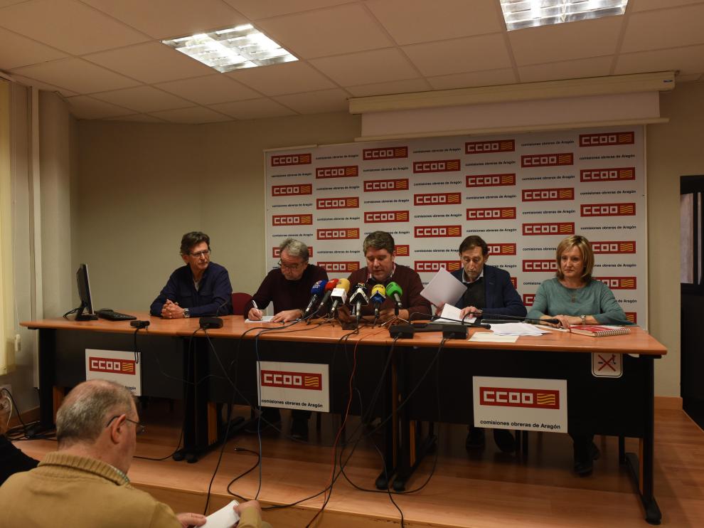 Representantes de CC. OO., UGT, la FABZ y la Asociación de Vecinos de Casetas, entre otros, han anunciado este viernes el recurso presentado contra la modificación del PGOU.