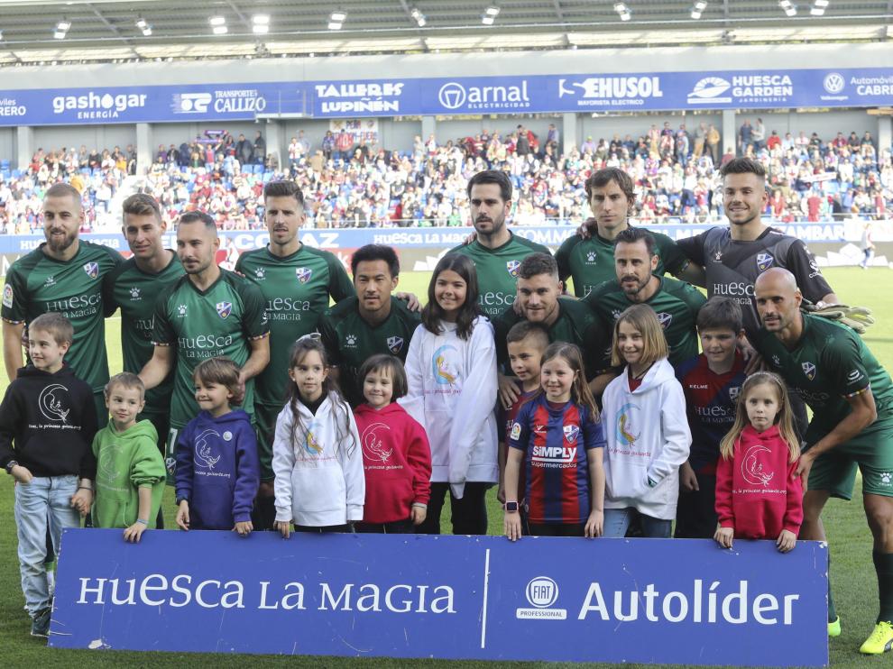 Los veteranos Mikel Rico, Pedro López, Mosquera, Okazaki y Ferreiro jugaron de inicio ante el Almería.