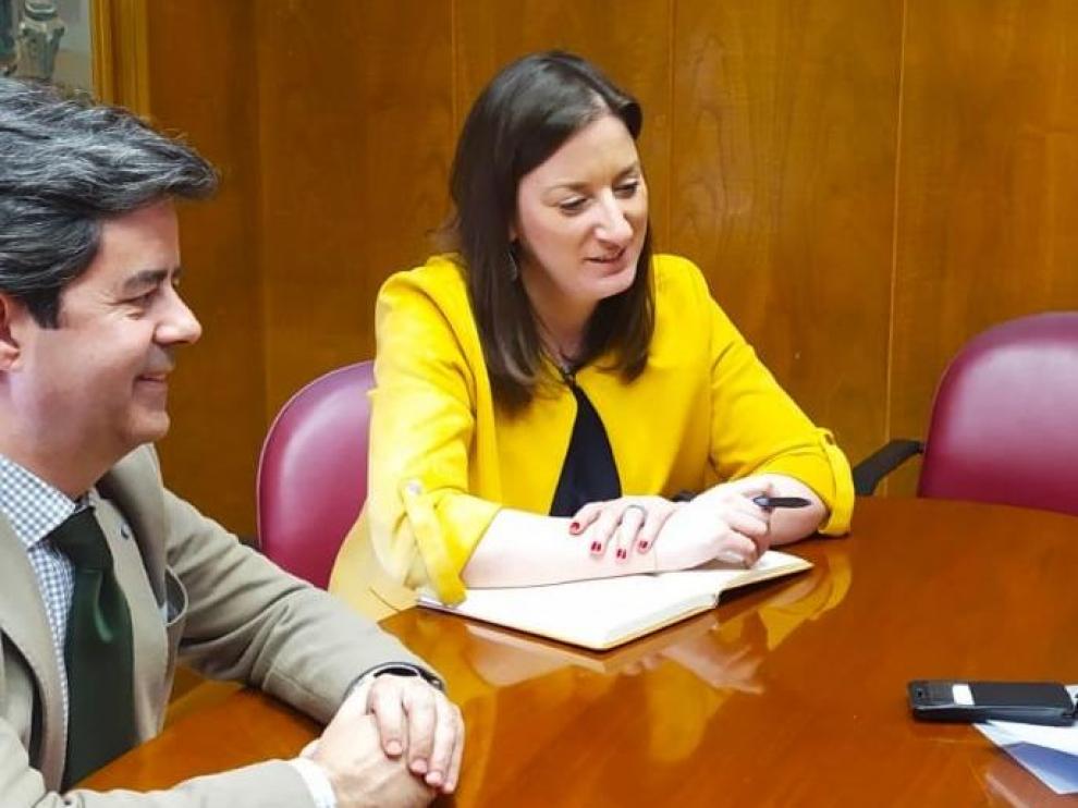 El alcalde, la concejala de Urbanismo y la presidenta de la Siepse