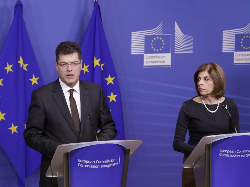 El comisario de Gestión de Crisis, Janez Lenarcic, y la comisaria de Salud, Stella Kyriakides