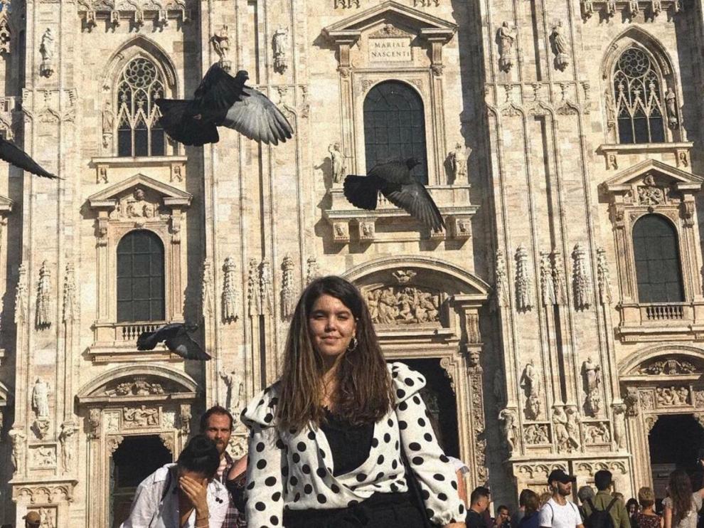 María Serrano, en una imagen delante de la catedral de Milán.