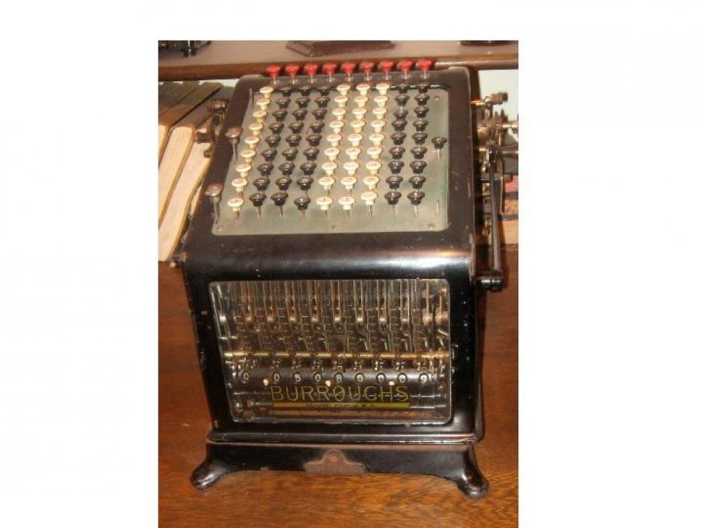 Máquina calculadora de Burroughs datada en 1890.