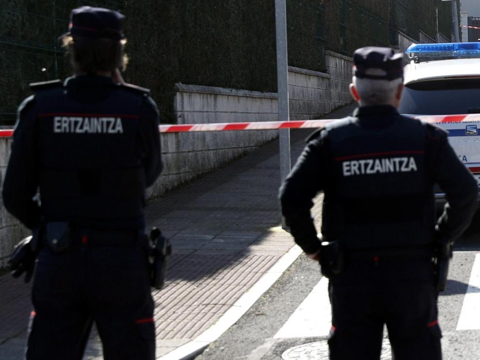 La ertzaintza investiga la aparición de dos mujeres muertas con violencia