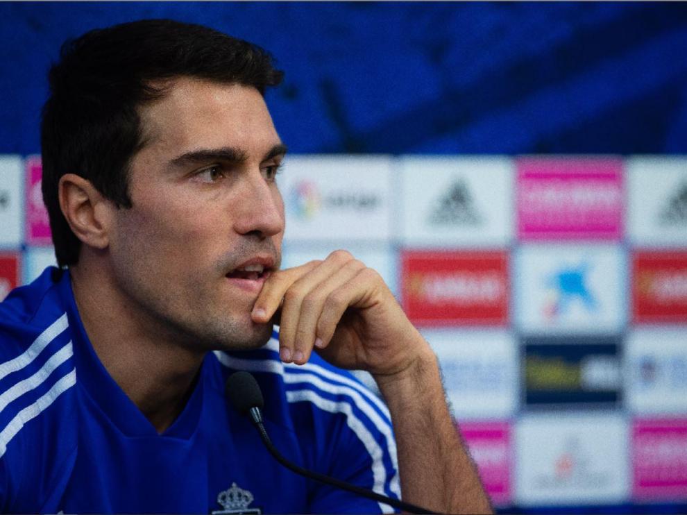 Zapater, en rueda de prensa, explica sus sensaciones.