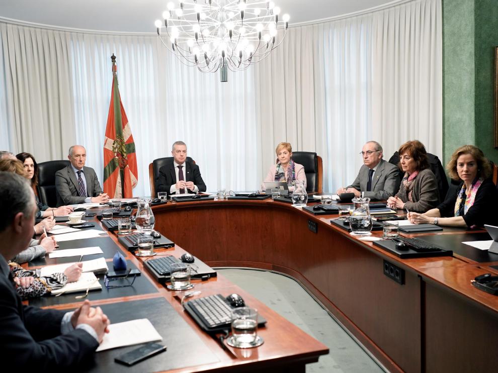 Reunión extraordinaria del Gobierno vasco, que ha decretado el estado de alerta o emergencia sanitaria en Euskad