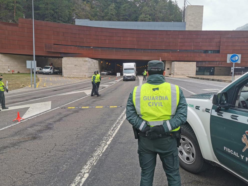La Guardia Civil blinda la frontera del Somport