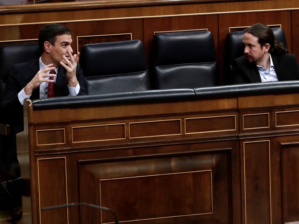 Pedro Sánchez y Pablo Iglesias, durante el pleno del Congreso.