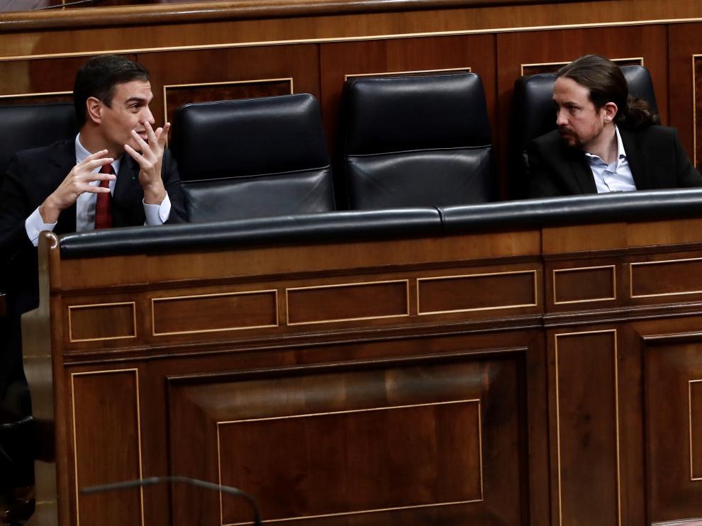 Pedro Sánchez y Pablo Iglesias, durante el pleno del Congreso.