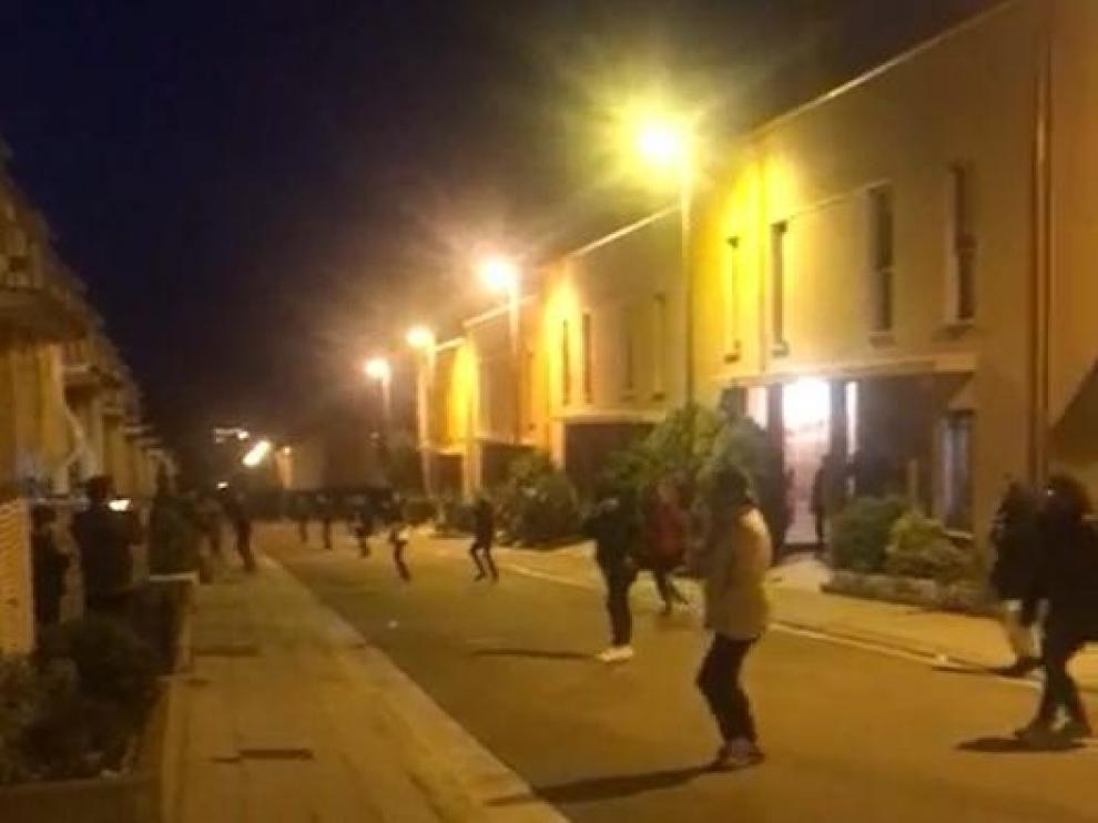 Indignación por decenas de personas bailando en una calle de Tarazona