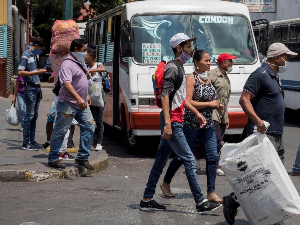 Venezolanos toman medidas para contener la propagación del COVID-19