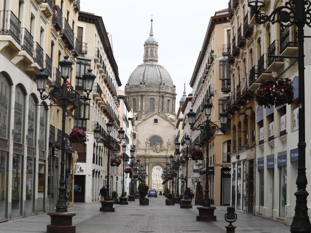Atípica misa de Domingo de Ramos en el Pilar y calles vacías en los alrededores.
