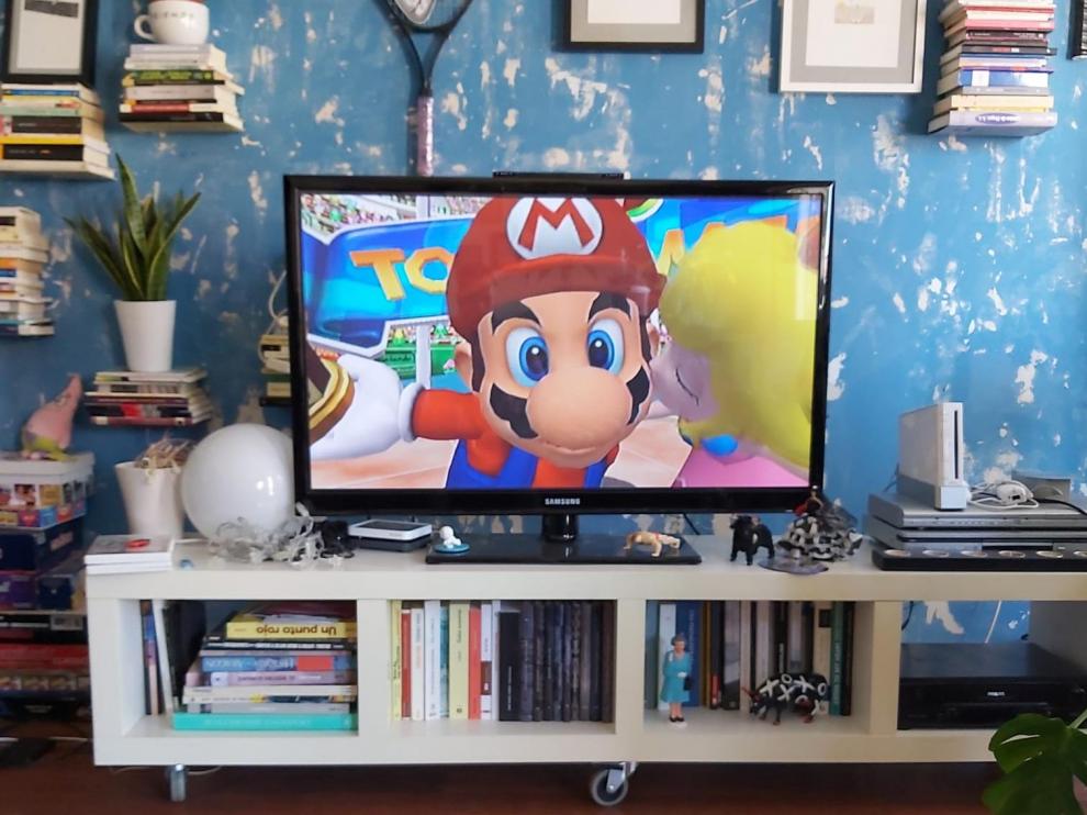 Primer plano de Super Mario, mi principal compañía estas semanas.