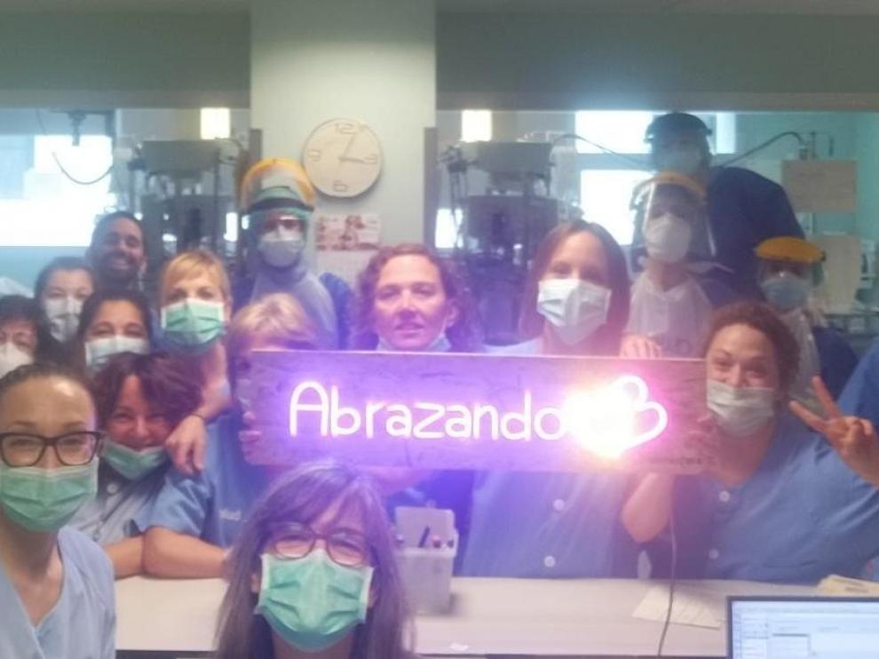 El equipo de Enfermería de la UCI polivalente del Hospital Miguel Servet de Zaragoza que atiende a pacientes con coronavirus.