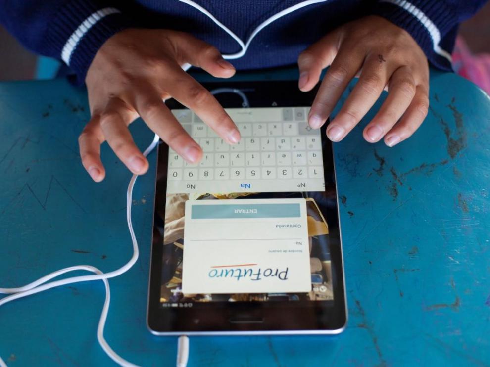 El programa Pro Futuro de educación digital está impulsado por Telefónica y la Caixa.