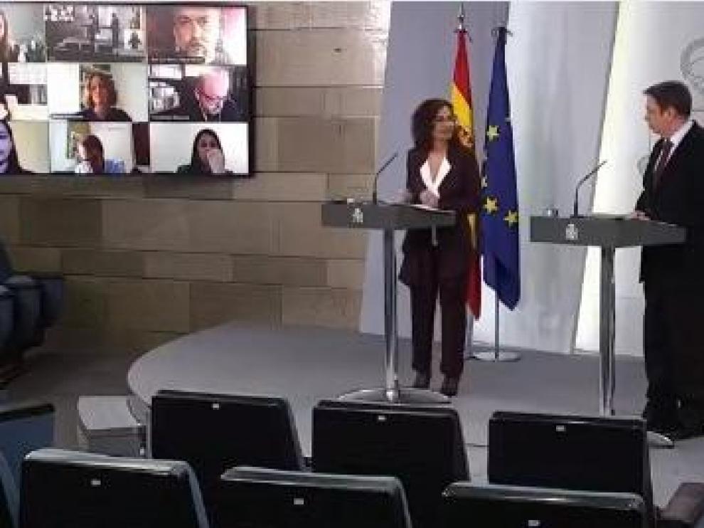la ministra de Hacienda y portavoz del Gobierno, María Jesús Montero, y el ministro de Agricultura, Pesca y Alimentación, Luis Planas