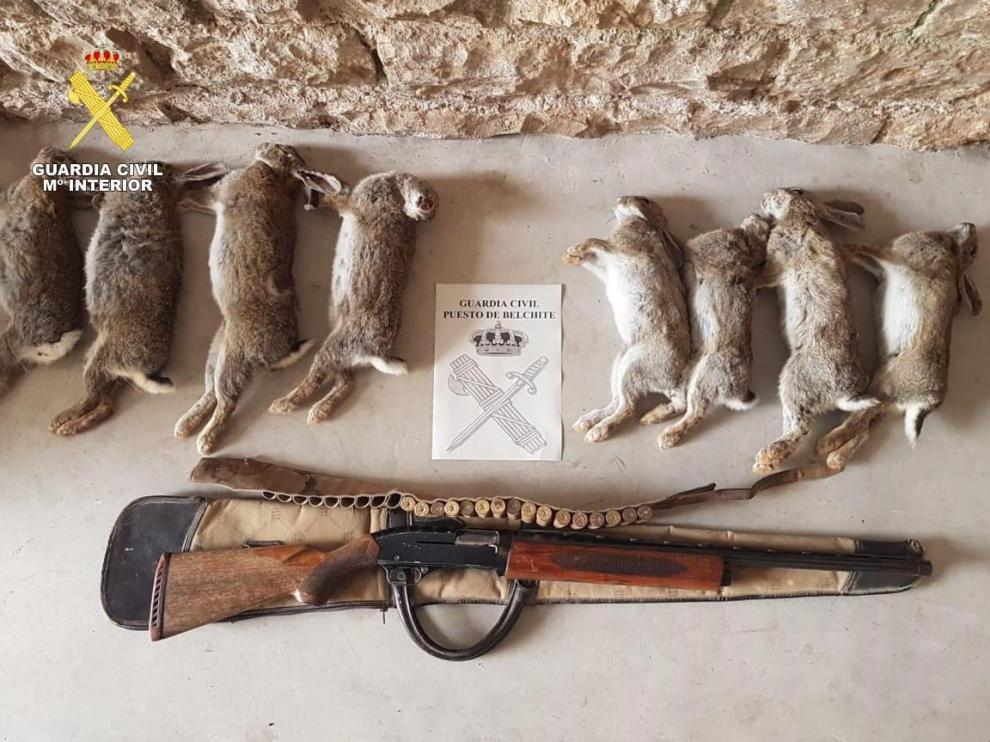 Material requisado por la Guardia Civil.